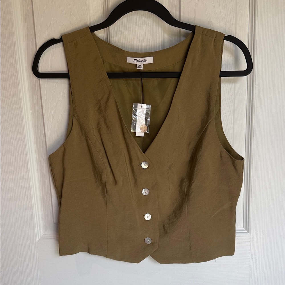 NWT Madewell button vest in Olive!